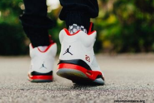 Sneakerhead Must-Haves: 5 Ways to Style the Retro Jordan 4 for Any Occasion
