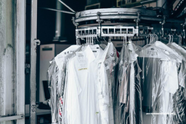 The Pros and Cons of Dry Cleaning vs Washing: Which Method is Best for Your Clothes?