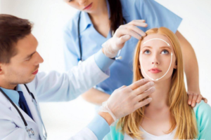 The Benefits of Choosing a Specialized Face Cosmetic Surgeon for Your Facial Procedures